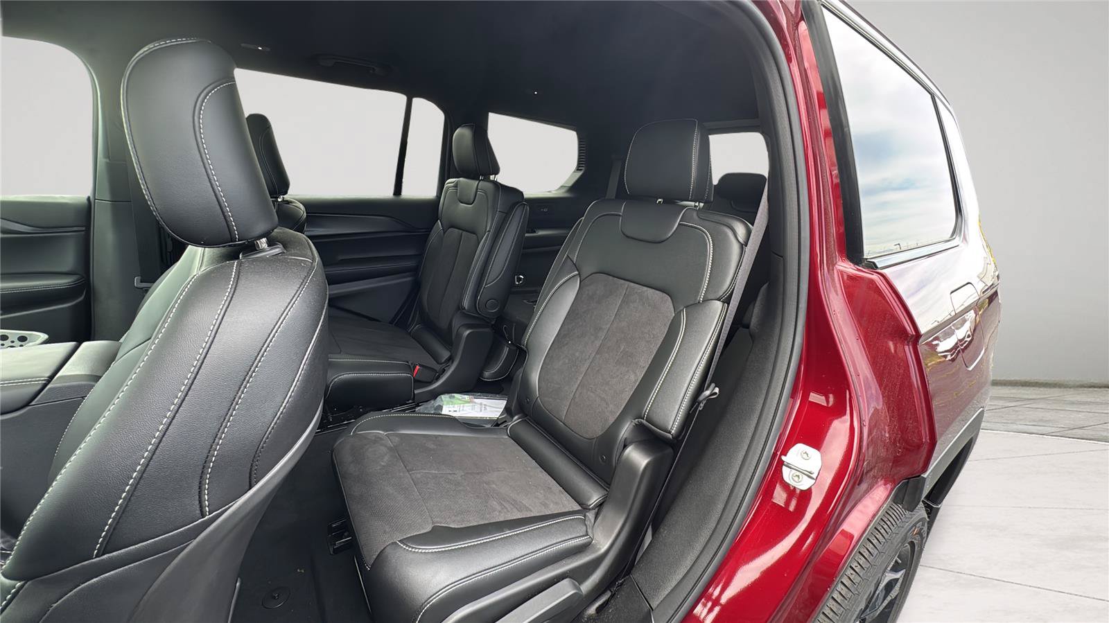 New 2025 Jeep Grand Cherokee L Altitude AWD/4WD image 19
