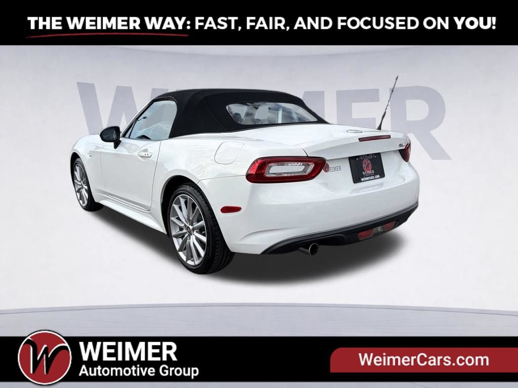 Used 2017 FIAT 124 Spider Lusso RWD image 3