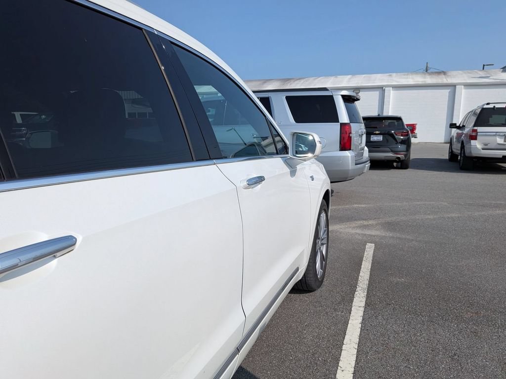Used 2020 Cadillac XT6 Premium Luxury FWD image 11