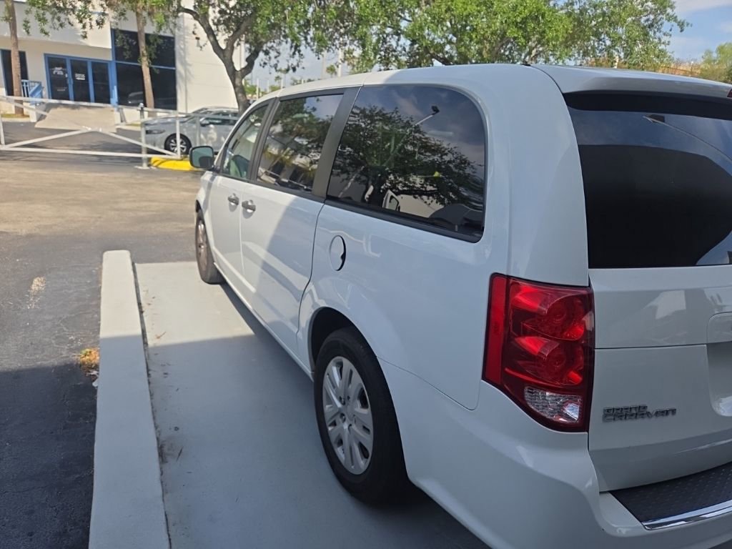 Used 2019 Dodge Grand Caravan SE FWD image 5