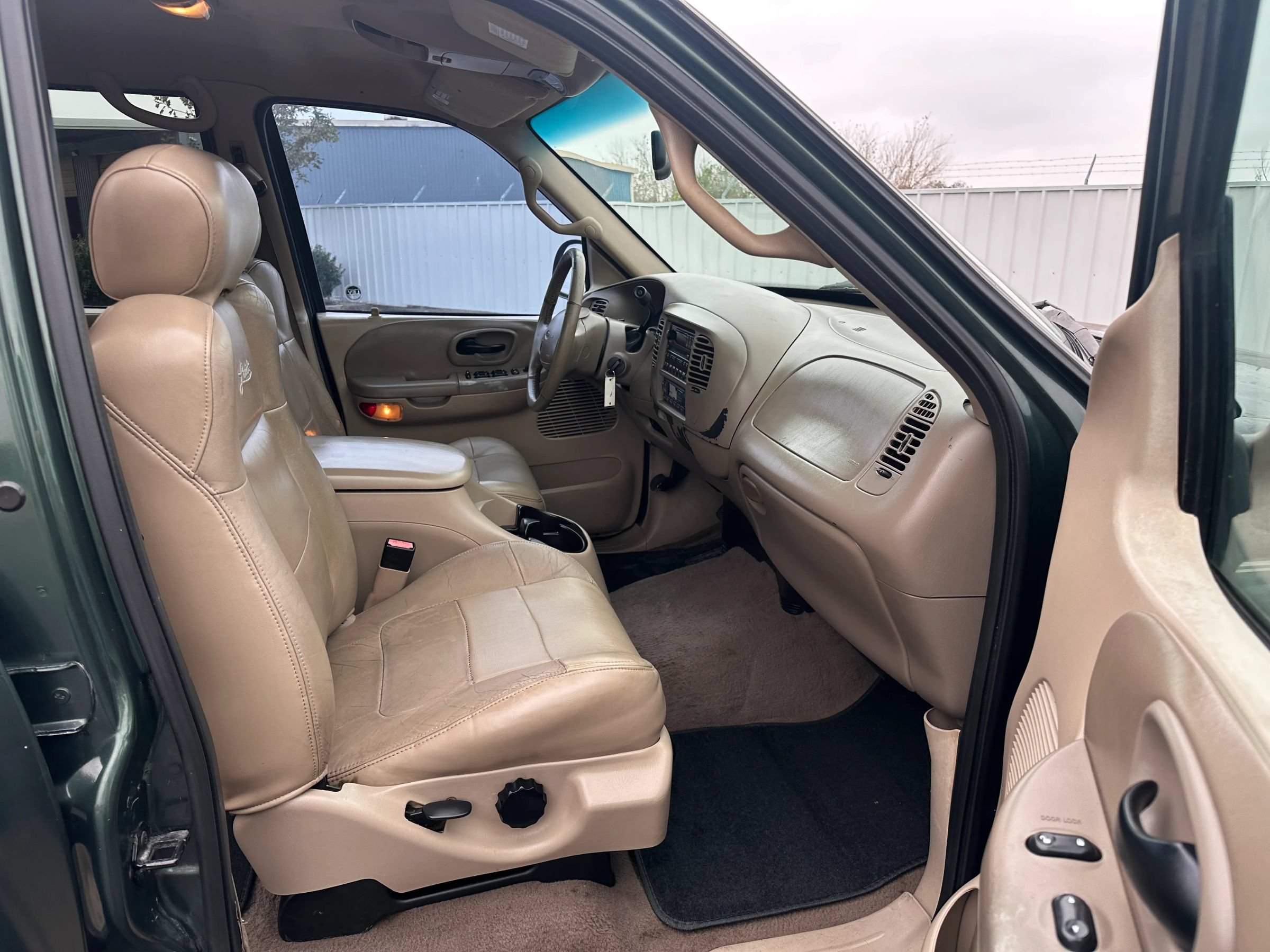 Used 2002 Ford F150 King Ranch RWD image 13