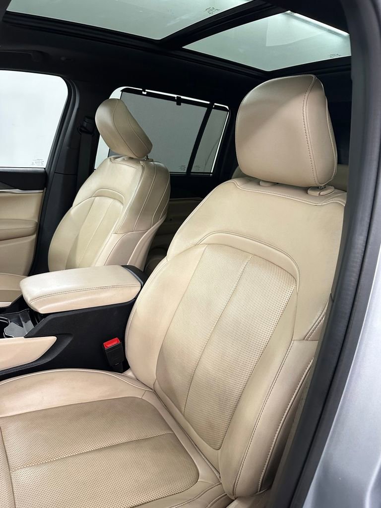 Used 2022 Jeep Grand Cherokee Limited 4xe w/ Luxury Tech Group II AWD/4WD image 13