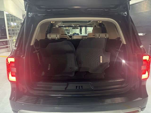 Used 2023 Ford Expedition Limited image 29