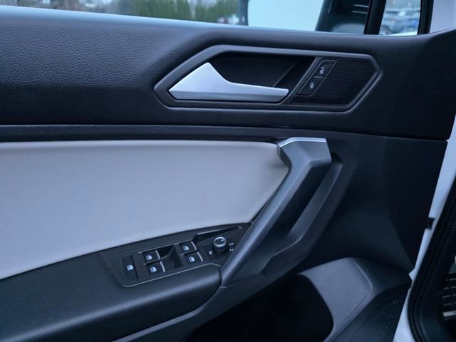 Used 2021 Volkswagen Tiguan SE R-Line image 26