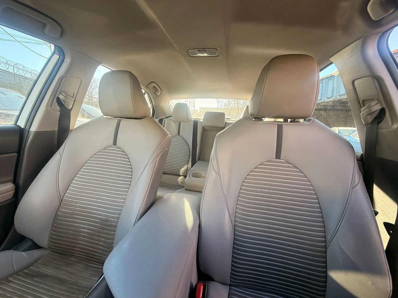 Used 2021 Toyota Camry SE FWD image 23