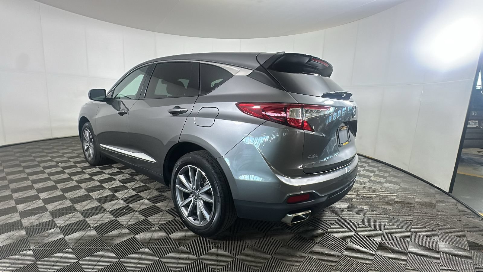 Used 2023 Acura RDX w/ Technology Package AWD/4WD image 4