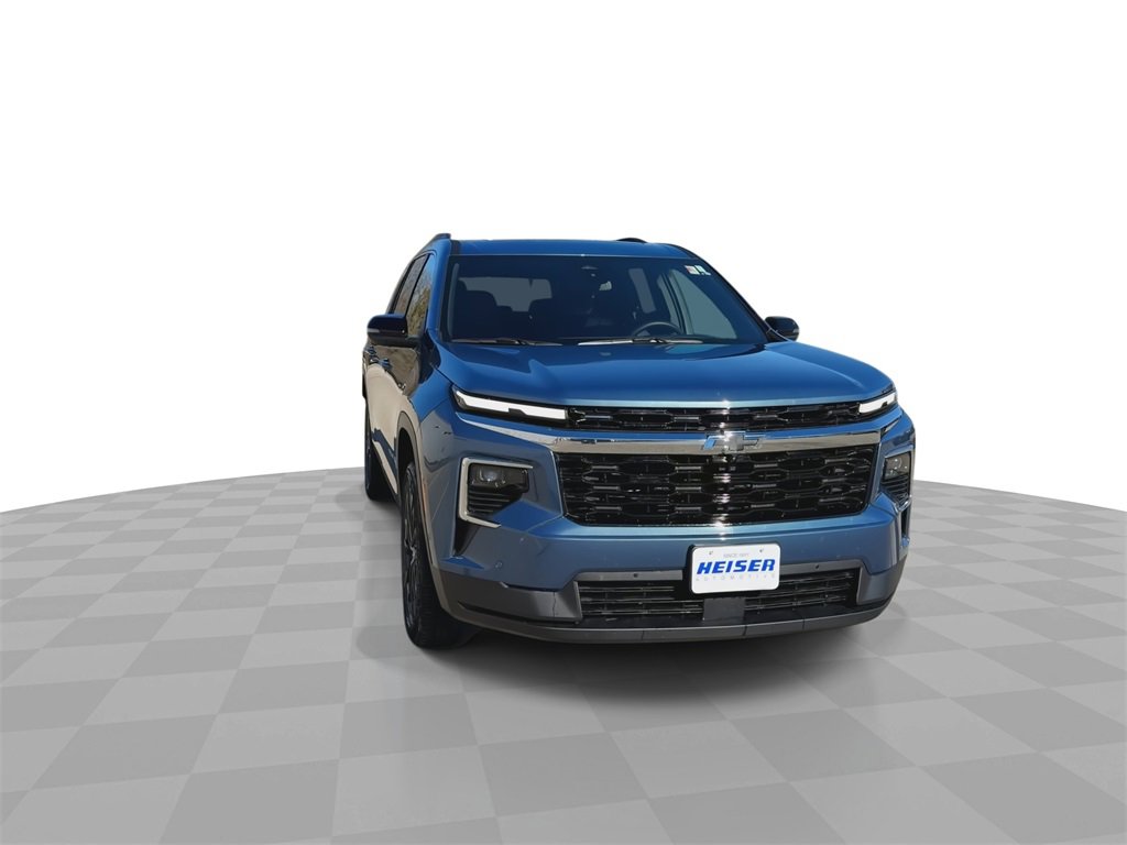 Certified 2025 Chevrolet Traverse LT w/ Enhanced Driving Package image 3