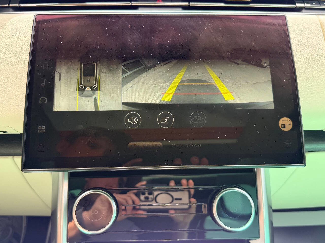 Used 2022 Land Rover Range Rover Long Wheelbase SE image 23