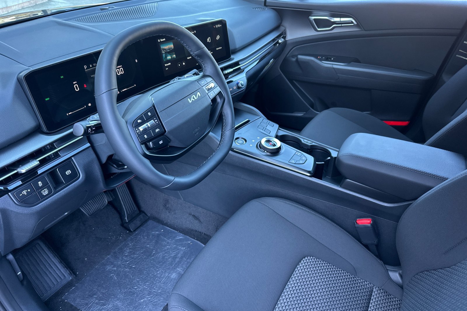 New 2027 Kia Sportage LX FWD image 10
