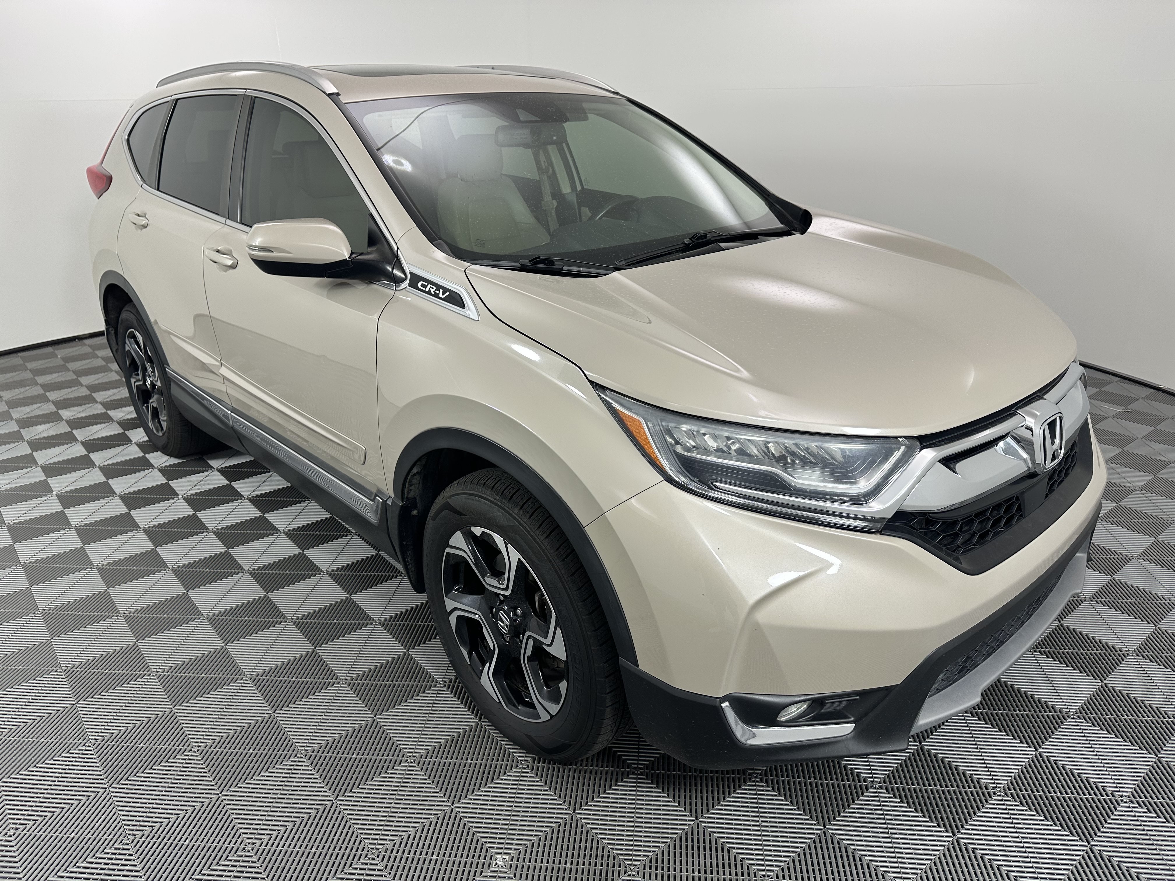 Used 2019 Honda CR-V Touring image 7