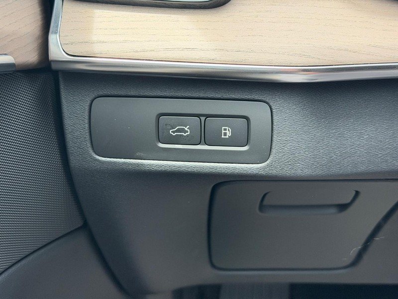 New 2026 Volvo XC90 T8 Ultra w/ Lounge Package AWD/4WD image 12