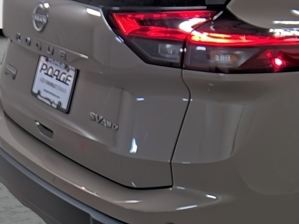 Used 2024 Nissan Rogue SV image 13