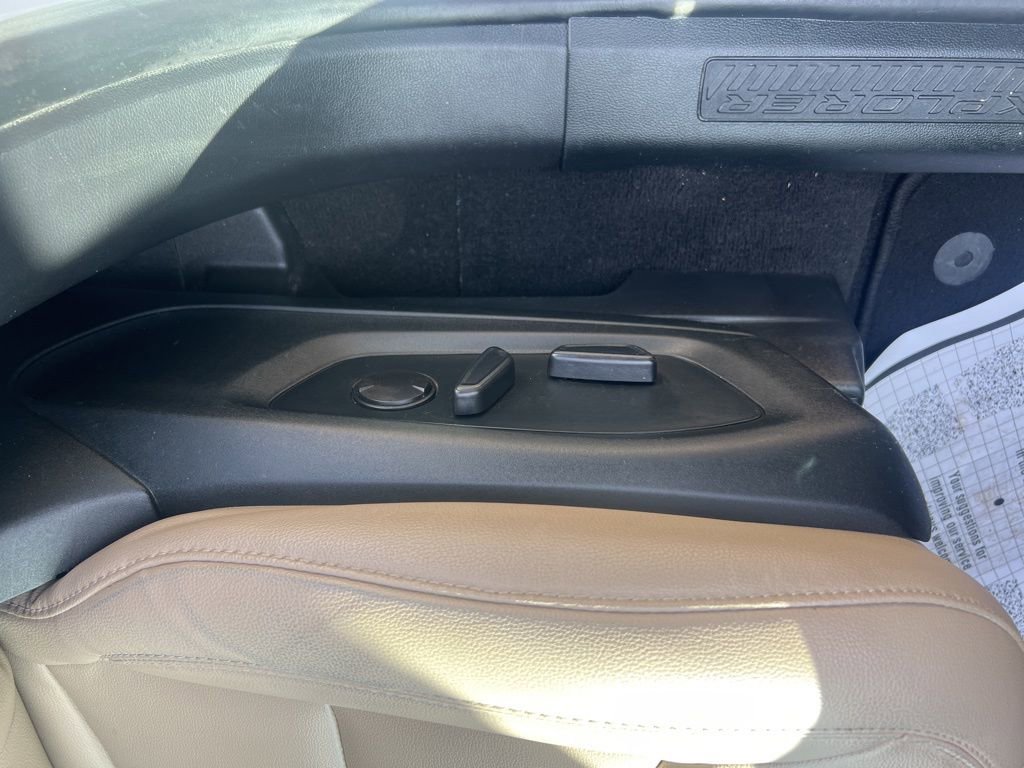 Used 2020 Ford Explorer XLT w/ Equipment Group 202A image 16