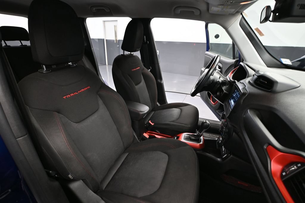Used 2020 Jeep Renegade Trailhawk w/ Cold Weather Group AWD/4WD image 45