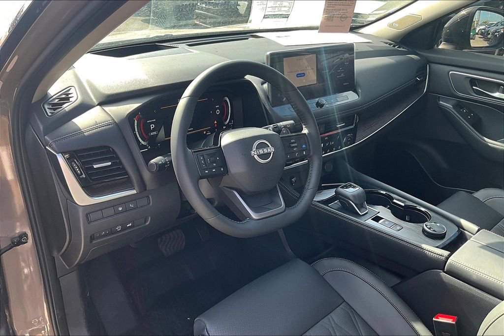 New 2025 Nissan Rogue Platinum w/ Platinum Premium Package image 9