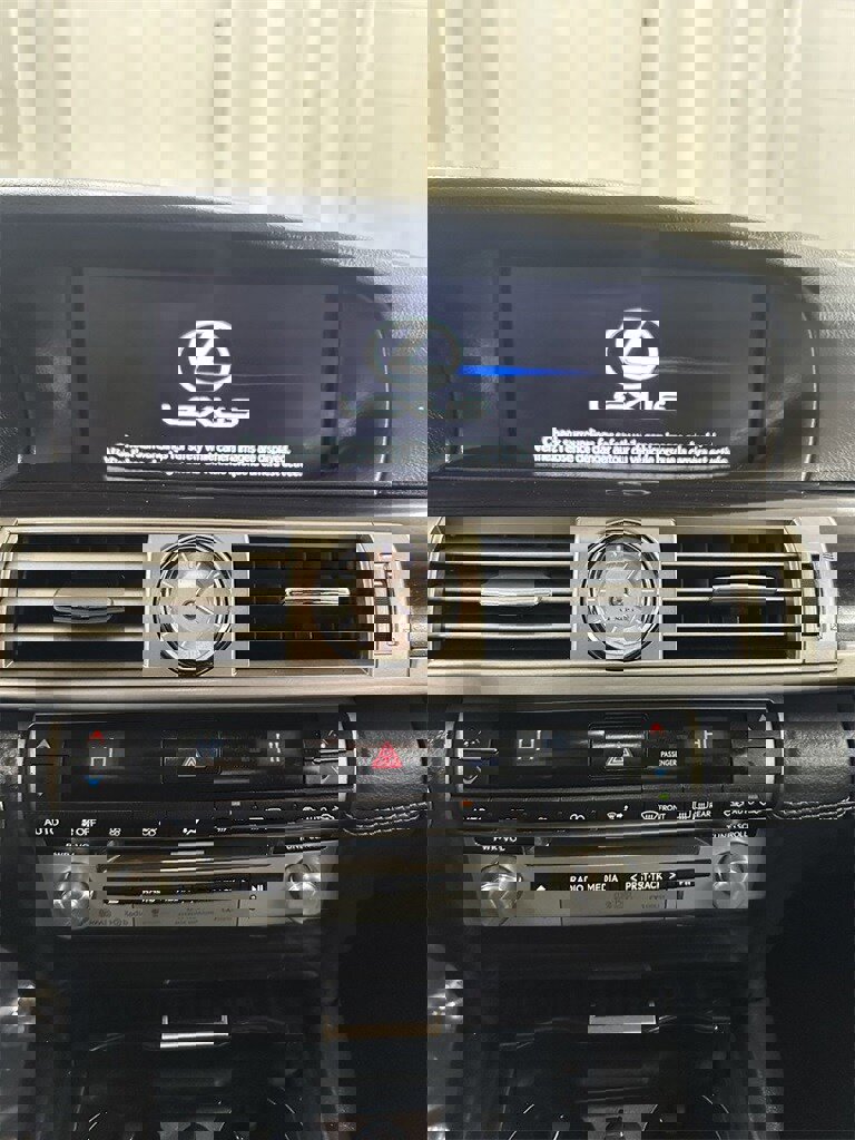 Used 2015 Lexus LS 460 L image 20