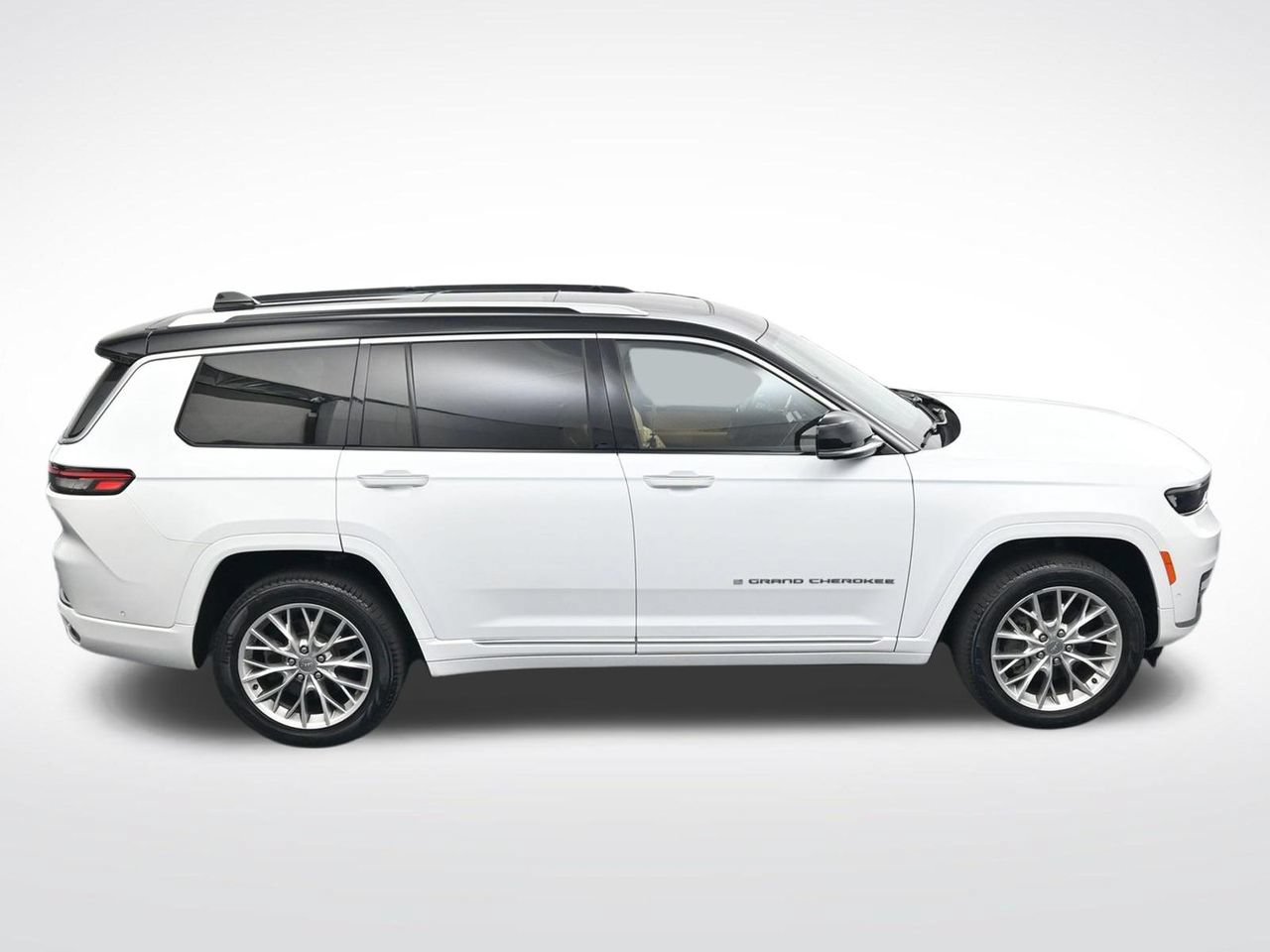 Used 2023 Jeep Grand Cherokee L Summit RWD image 20