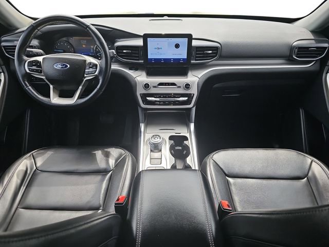 Used 2023 Ford Explorer XLT w/ Equipment Group 202A image 11