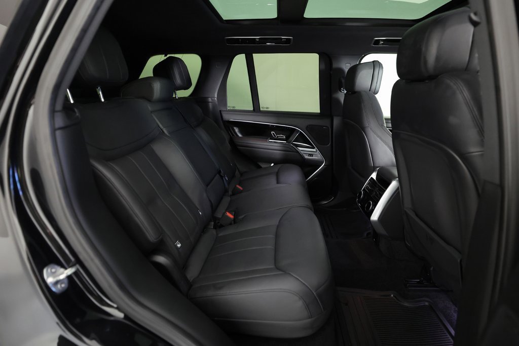 Used 2023 Land Rover Range Rover SE image 11