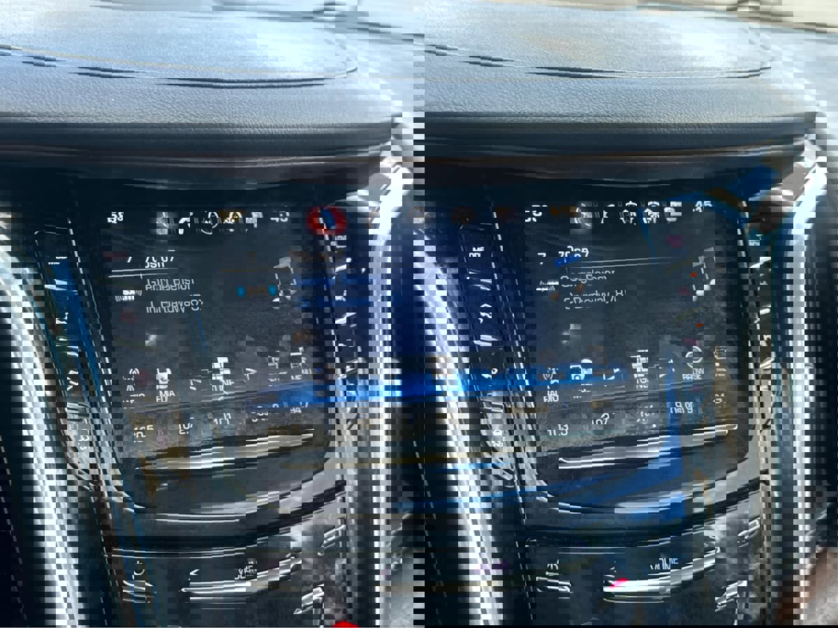 Used 2018 Cadillac Escalade Luxury image 40