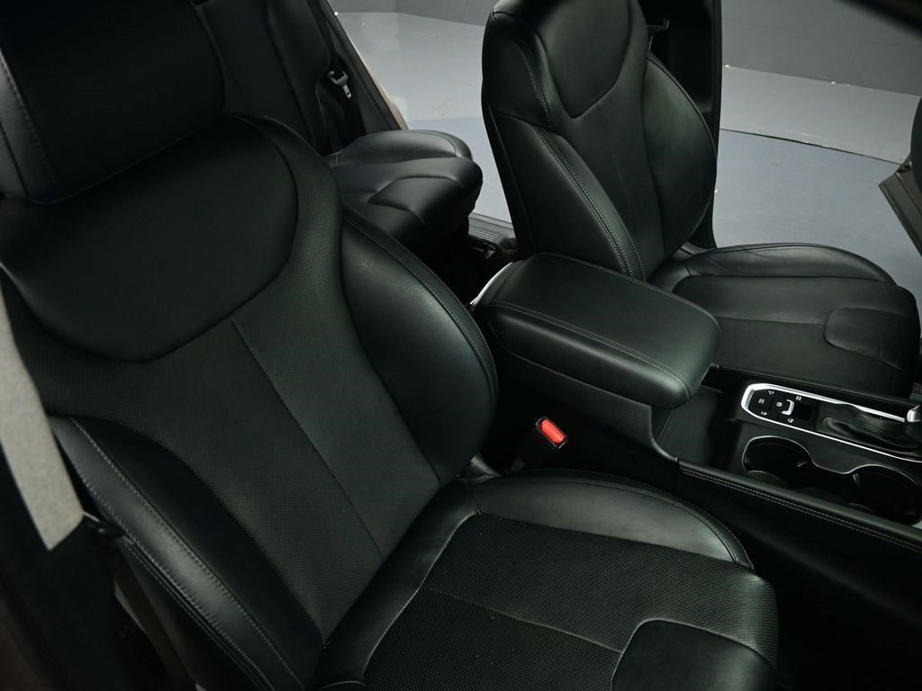 Used 2019 Hyundai Santa Fe Limited image 33