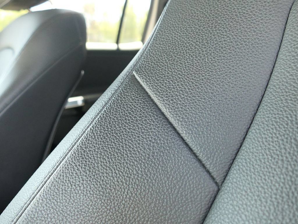 Used 2025 Mercedes-Benz GLB 250 4MATIC image 13