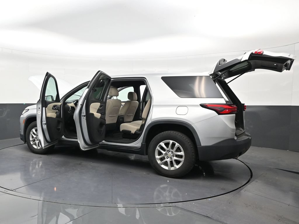 Used 2022 Chevrolet Traverse LS FWD image 30