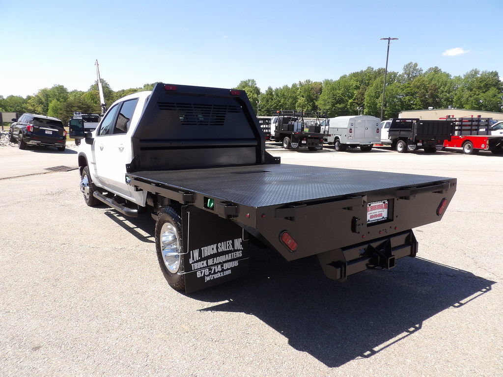Used 2024 Chevrolet Silverado 3500 LT w/ Convenience Package AWD/4WD image 5