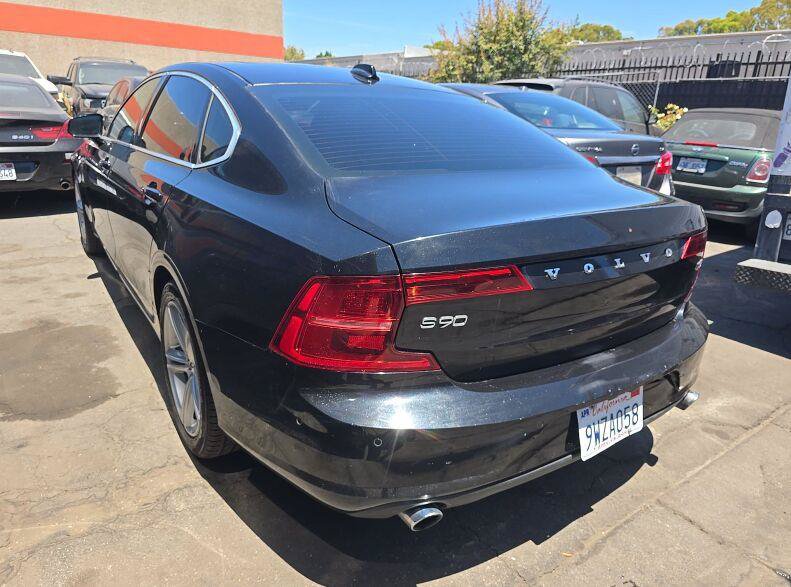 Used 2018 Volvo S90 T5 Momentum w/ Convenience Package FWD image 6