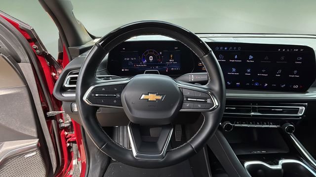 Used 2024 Chevrolet Traverse LT w/ Enhanced Driving Package FWD image 11