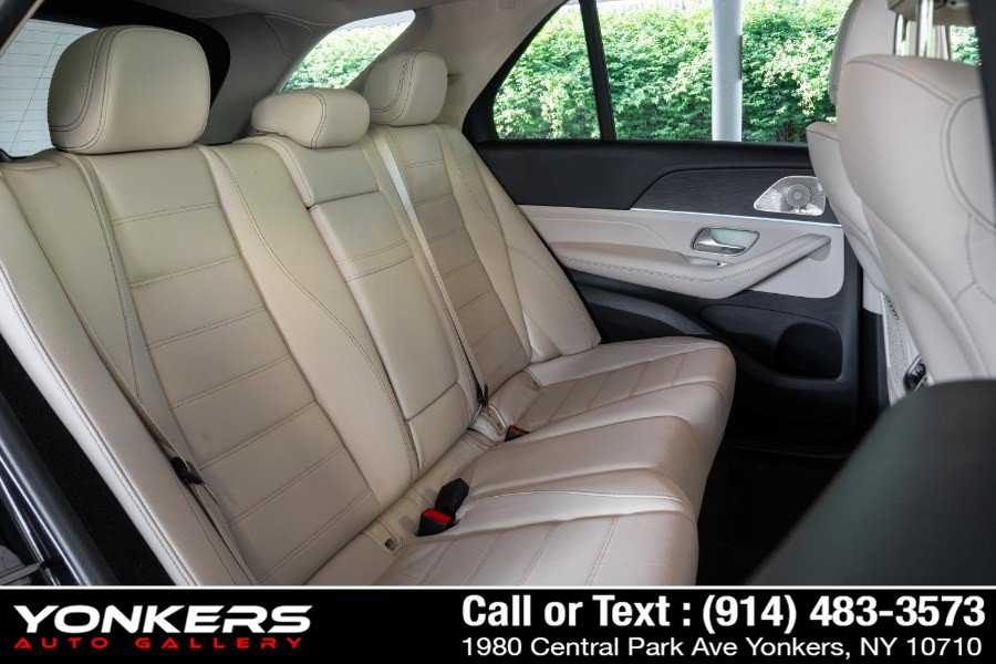 Used 2022 Mercedes-Benz GLE 350 4MATIC w/ Premium Package image 32