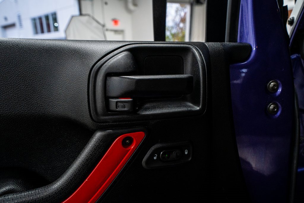 Used 2018 Jeep Wrangler Unlimited Sahara image 31