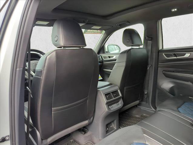 Used 2025 Volkswagen Atlas Cross Sport SEL Premium R-Line AWD/4WD image 18