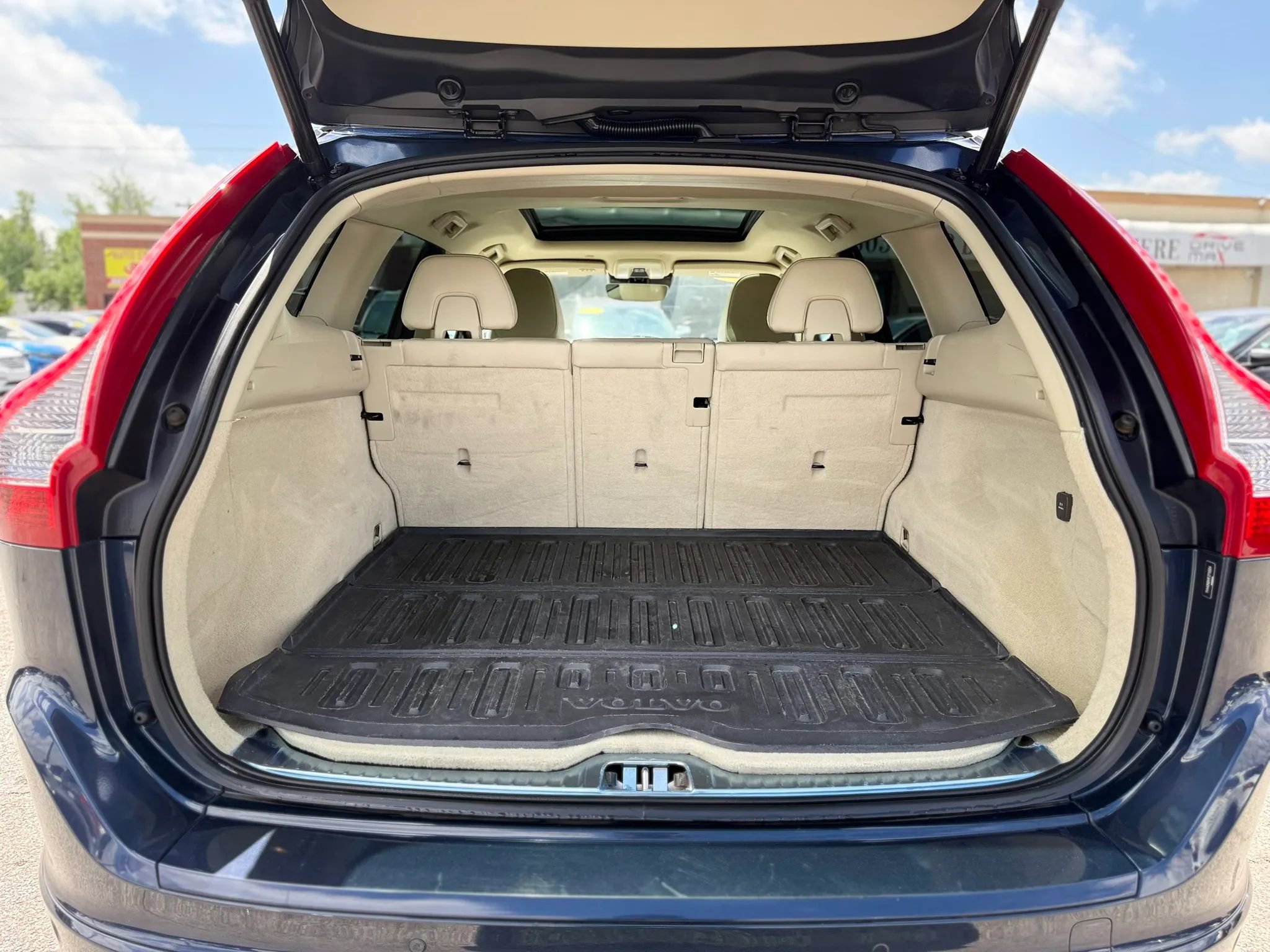Used 2015 Volvo XC60 T5 Platinum FWD image 7