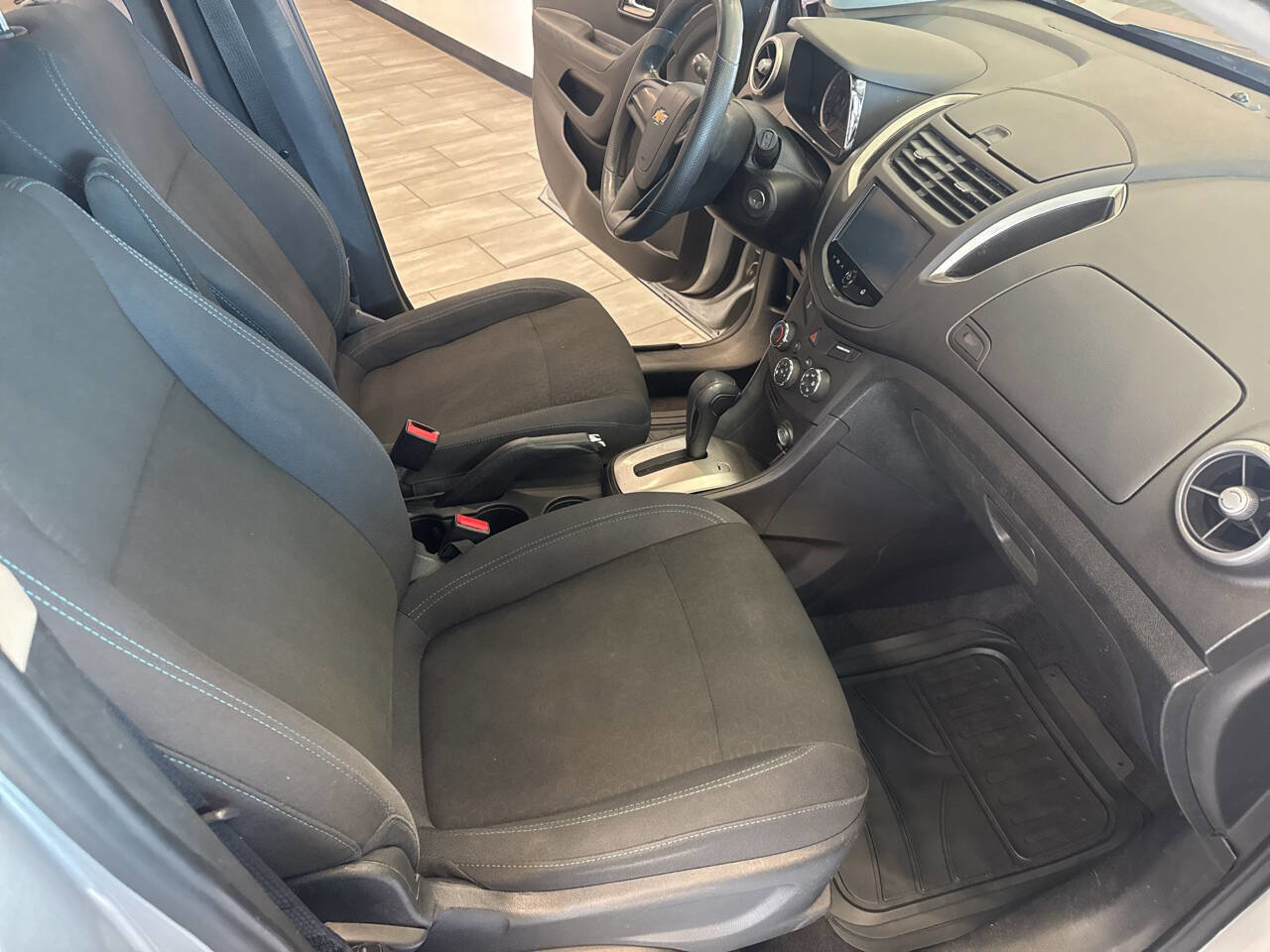 Used 2016 Chevrolet Trax LS AWD/4WD image 23