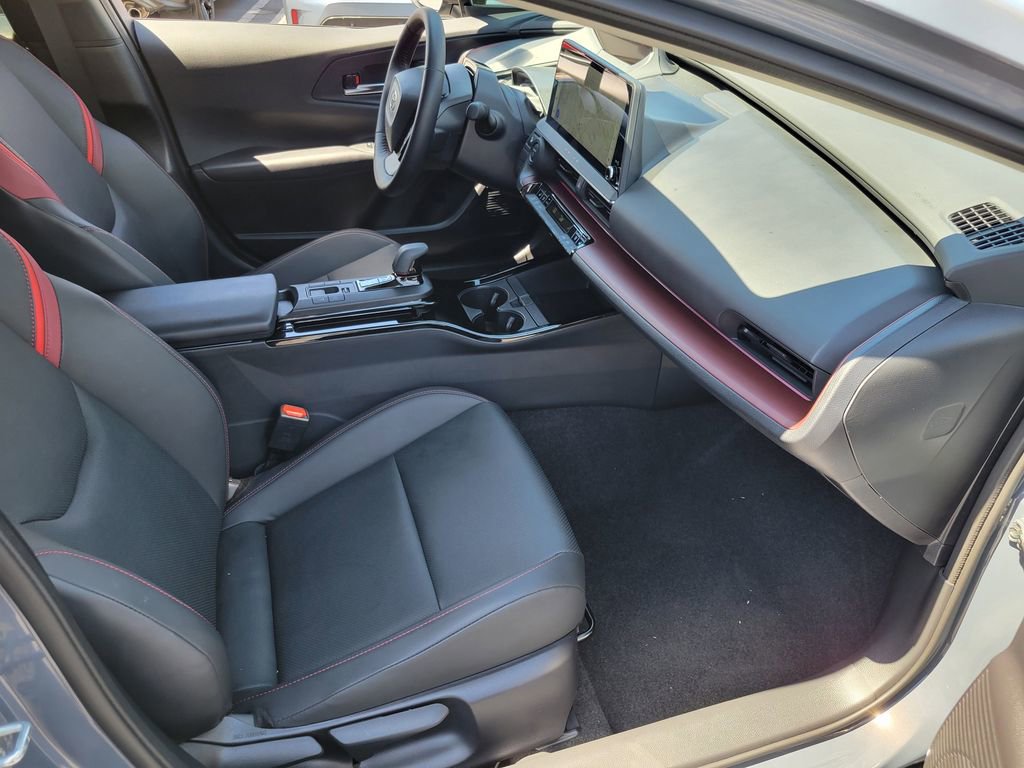 Used 2025 Toyota Prius Plug-In Hybrid w/ Limited Premium Package image 17