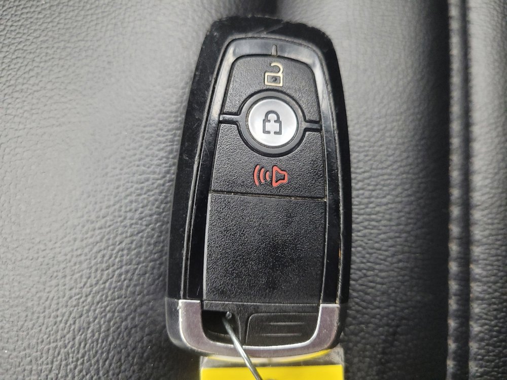 Used 2023 Ford Edge SEL image 32