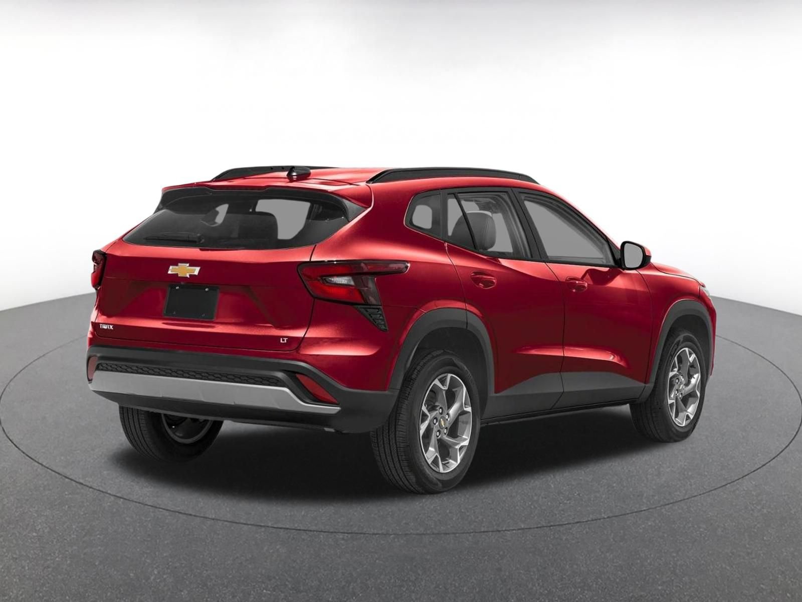 Used 2025 Chevrolet Trax LT FWD image 2