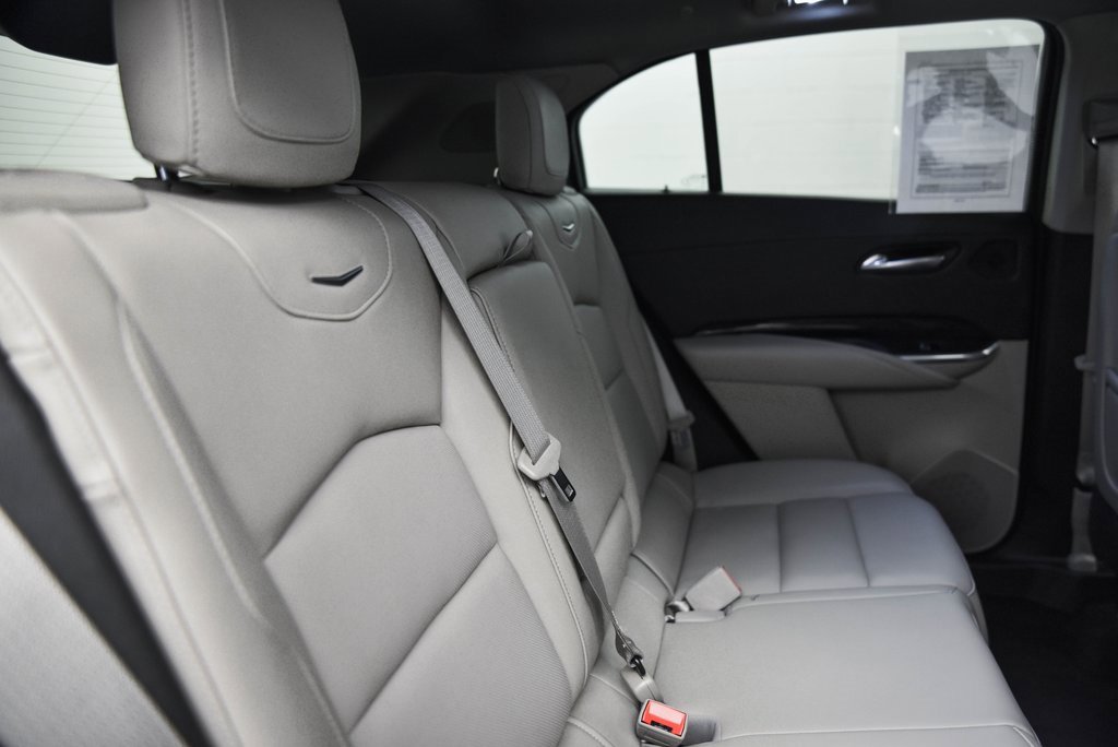 Used 2022 Cadillac XT4 Premium Luxury image 14