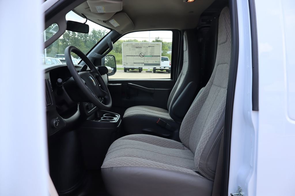 New 2025 Chevrolet Express 2500 w/ Driver Convenience Package image 7