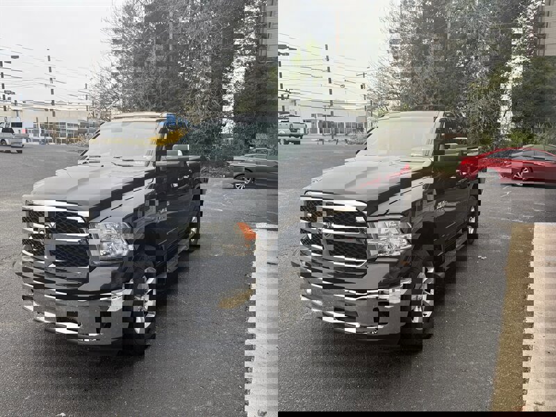 Used 2014 RAM 1500 Classic SLT image 2