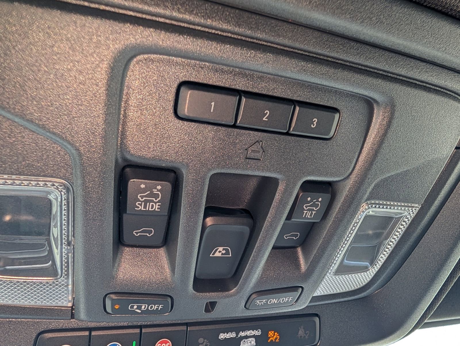 Used 2025 Chevrolet Silverado 1500 High Country w/ High Country Premium Package AWD/4WD image 28