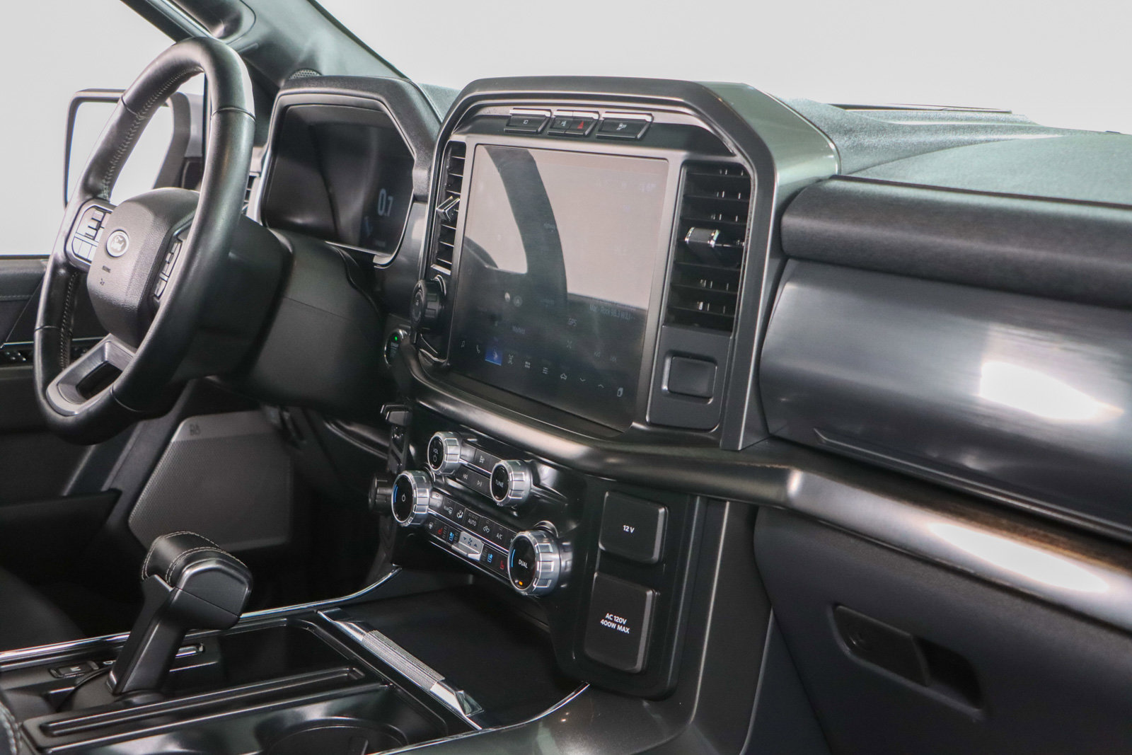 Used 2023 Ford F150 Lariat w/ Equipment Group 502A High image 27