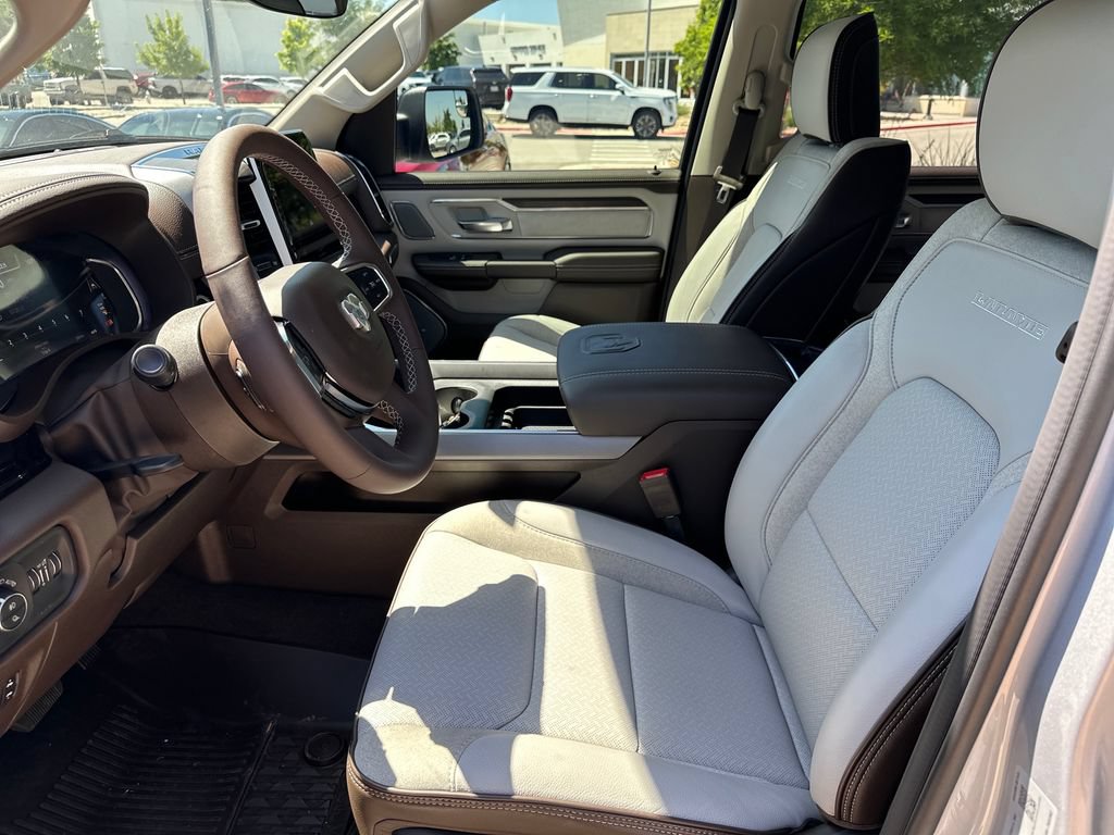 New 2026 RAM 1500 Laramie AWD/4WD image 19