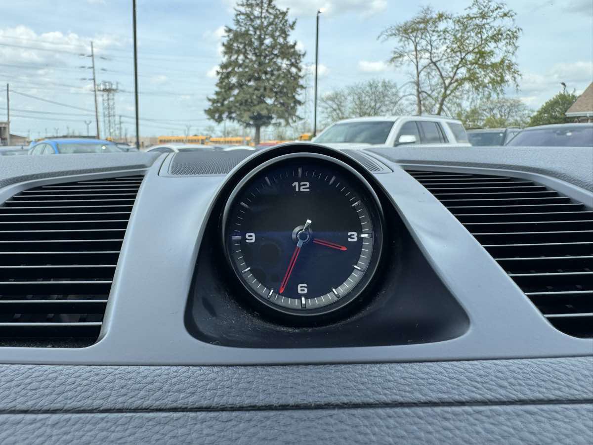 Used 2019 Porsche Cayenne AWD/4WD image 16