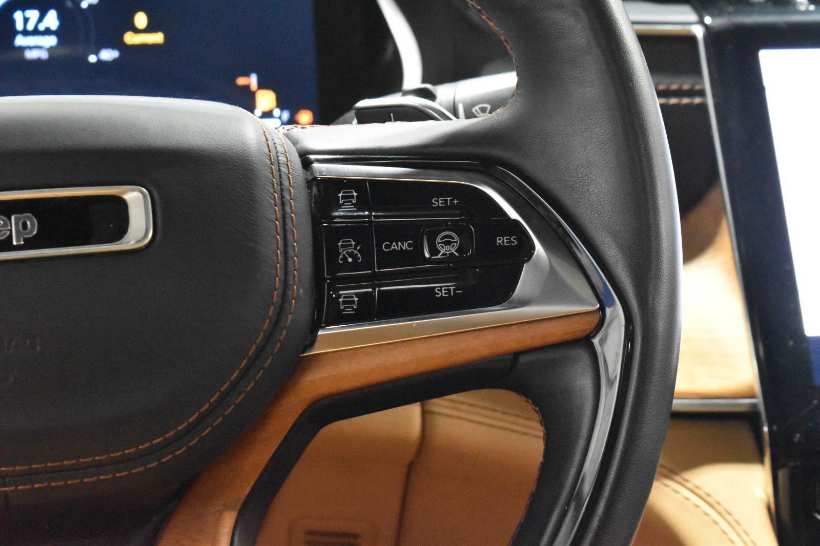 Used 2021 Jeep Grand Cherokee L Summit AWD/4WD image 12