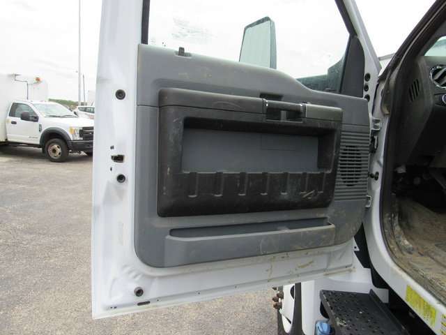 Used 2022 Ford F750 2WD Regular Cab Super Duty image 21