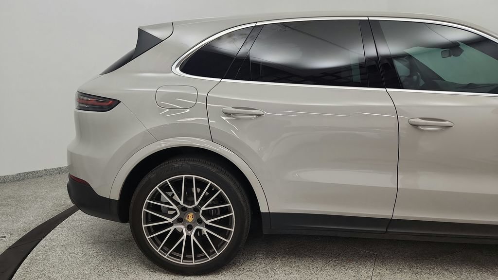 Used 2022 Porsche Cayenne Platinum Edition AWD/4WD image 15