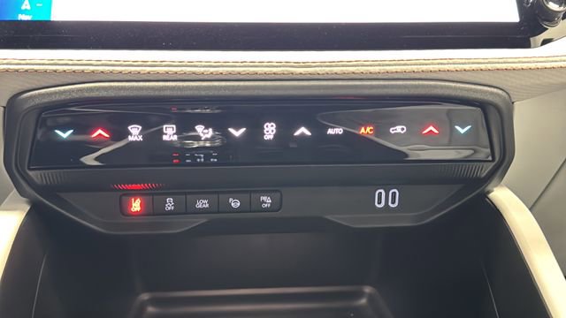 New 2026 Jeep Cherokee Overland w/ Trailer Tow Group image 18