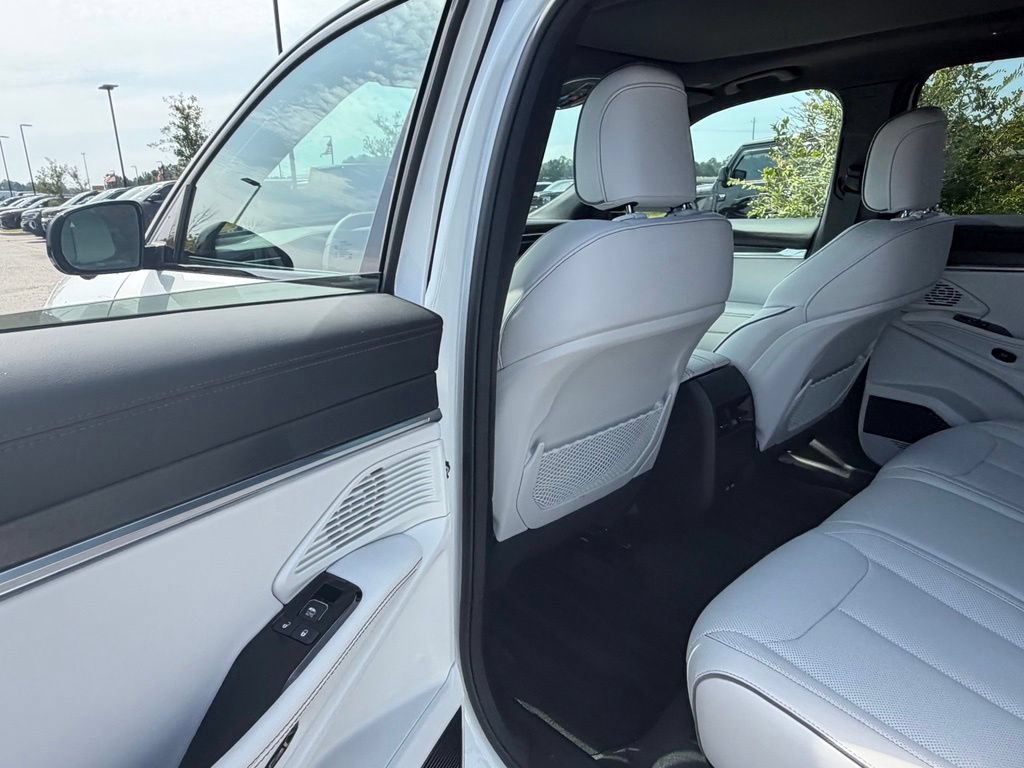 Used 2025 Jeep Wagoneer S Limited AWD/4WD image 43